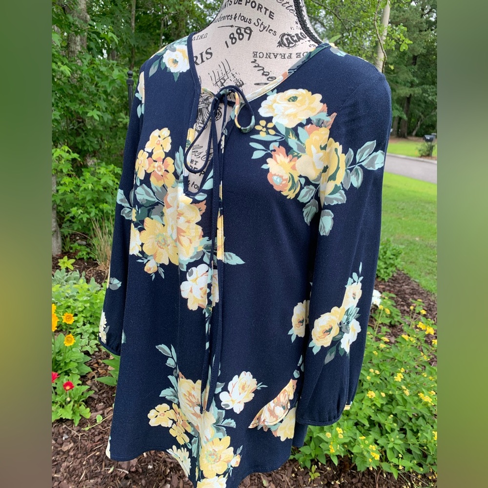 Ladies small navy and yellow floral blouse